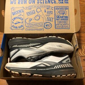 Like New Brooks Adrenaline GTS 23 Men's Shoes - Oyster/Ebony/Alloy